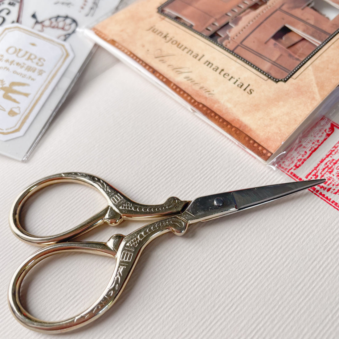 Antique Style Scissor Mini Gold