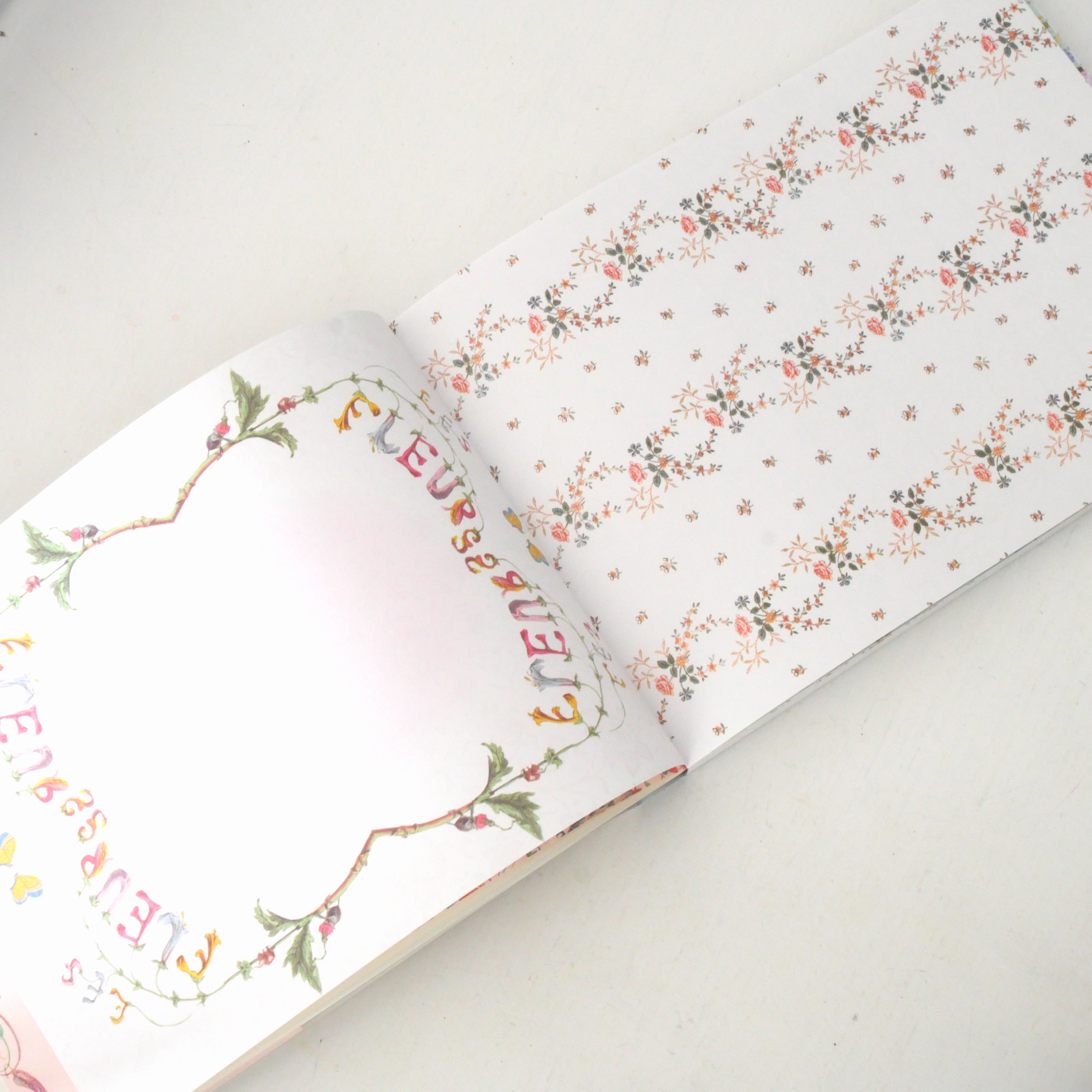 100 Papers with Classical Floral Patterns